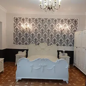 https://dom-8-apartment-tbilisi.alltbilisihotels.com